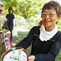 ������j��